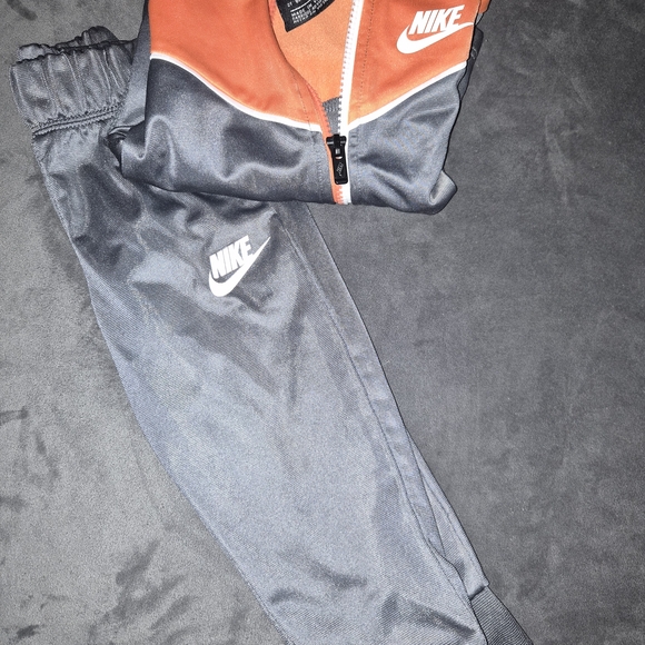Nike Black and Orange Tracksuit - Picture 9 of 11